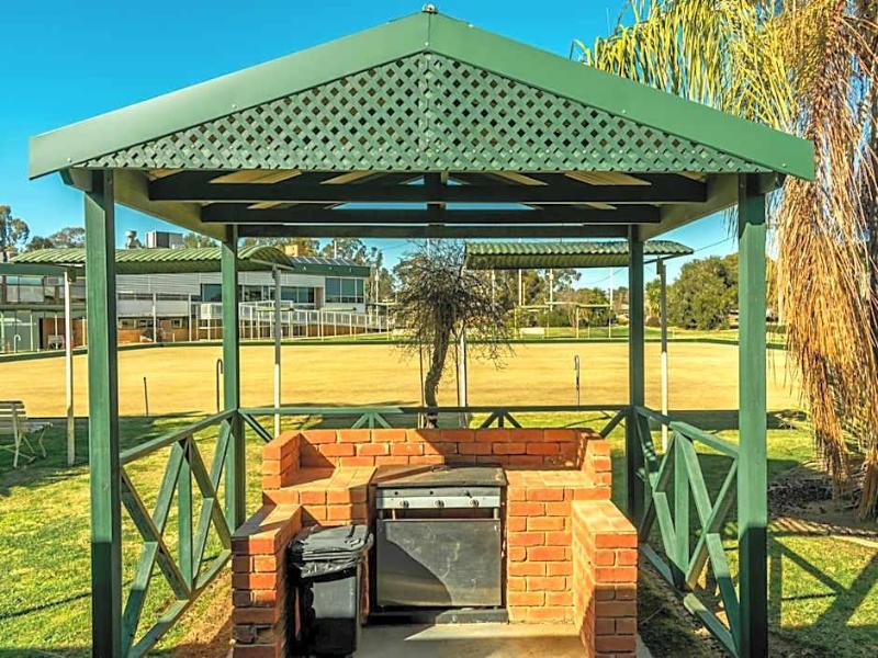 Deniliquin Country Club Motor Inn