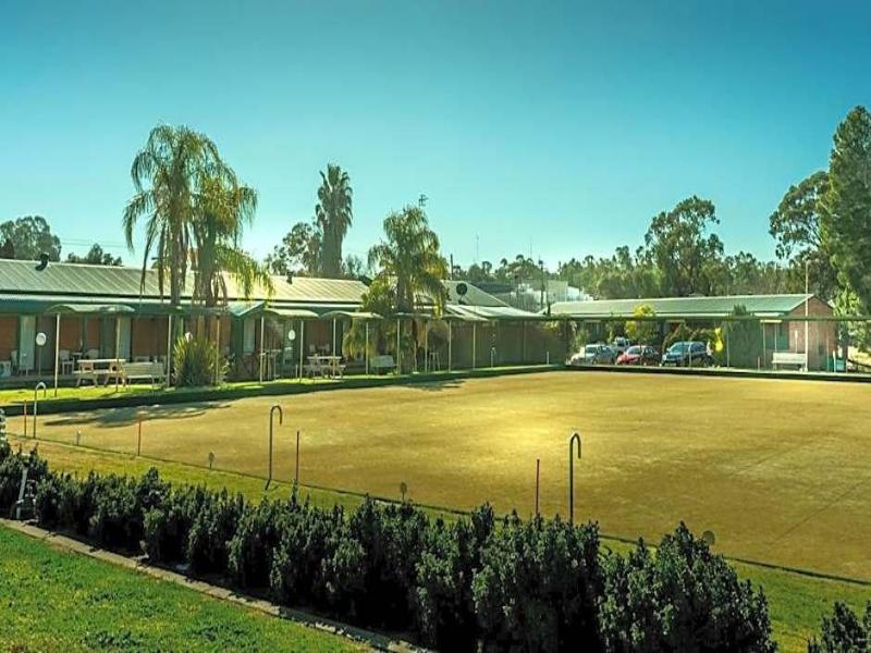 Deniliquin Country Club Motor Inn