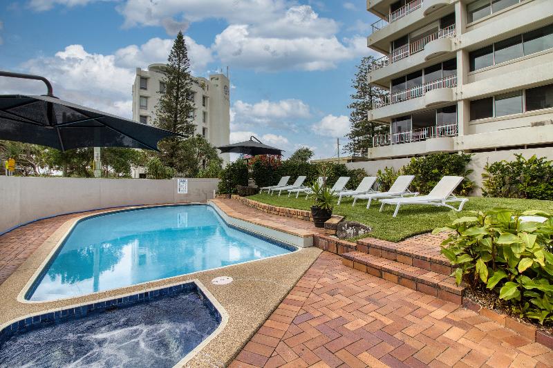 Surfers Chalet Holiday Apartments image