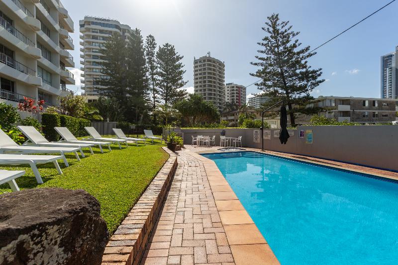 Surfers Chalet Holiday Apartments image