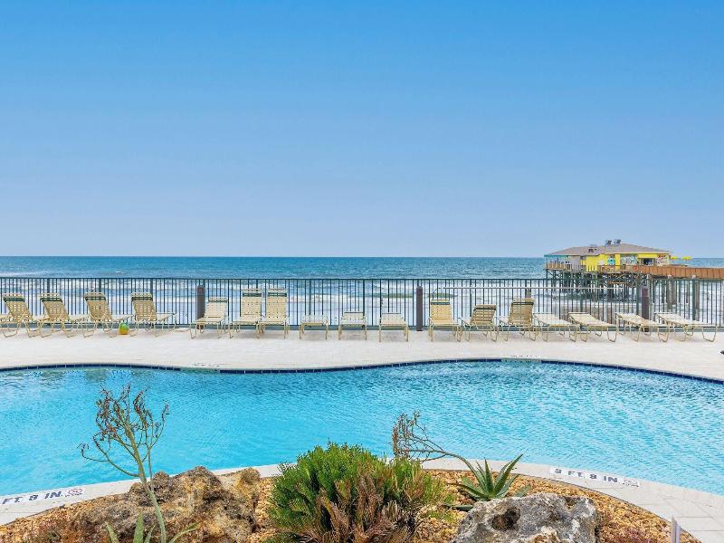 Sunglow Resort 305