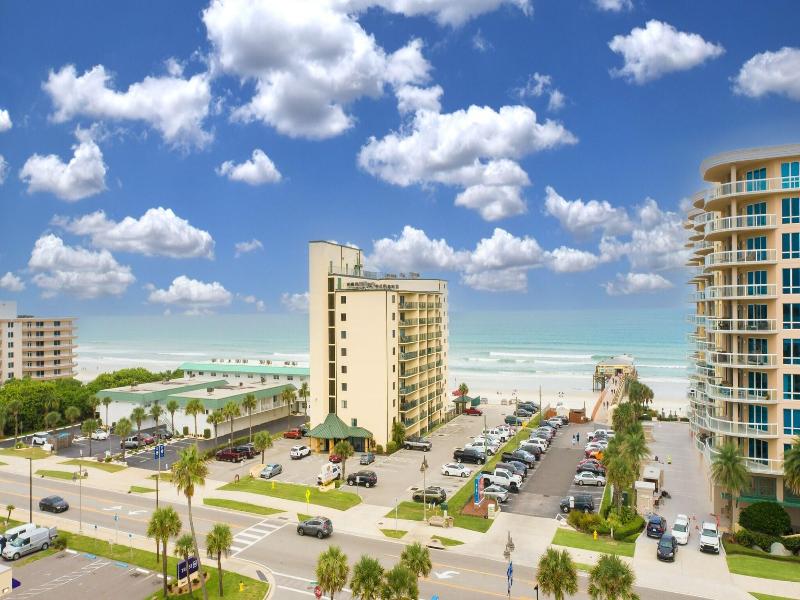 Sunglow Resort 305