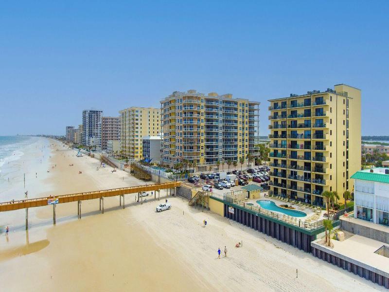 Sunglow Resort 305