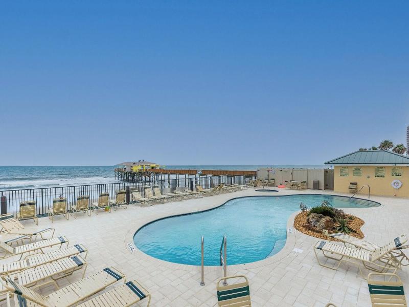 Sunglow Resort 305