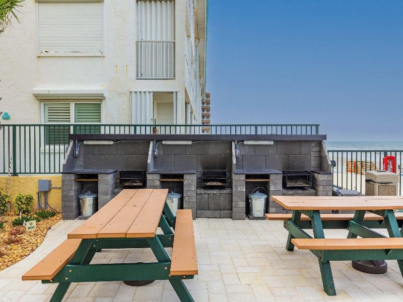 Sunglow Resort 305