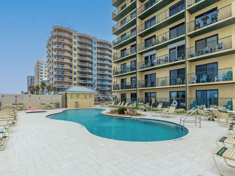 Sunglow Resort 305