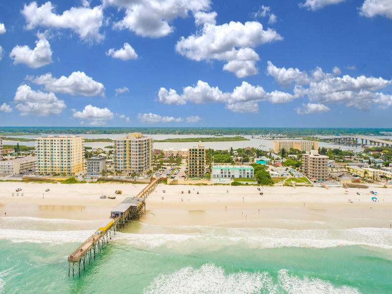 Sunglow Resort 305