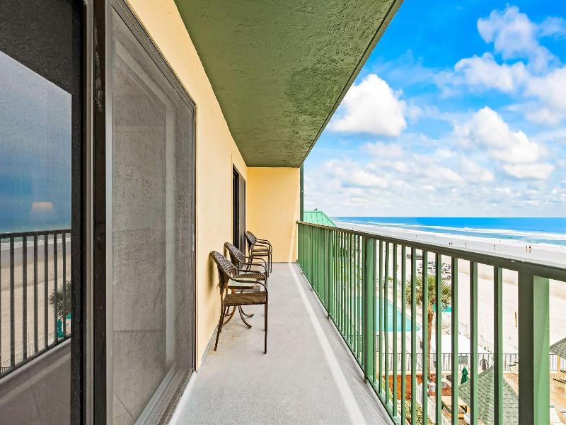 Sunglow Resort 305