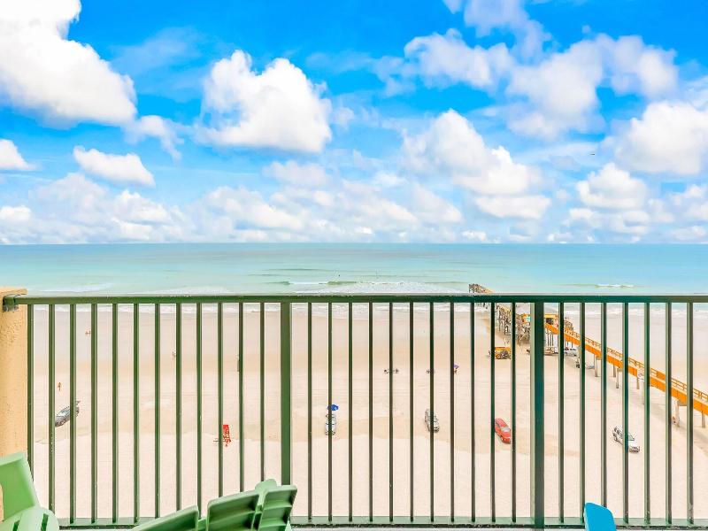 Sunglow Resort 305