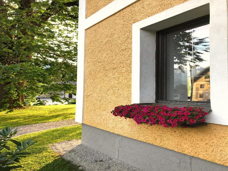 Der Ulmenhof image