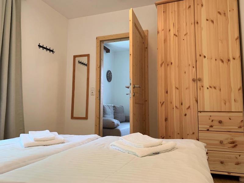 Der Ulmenhof image
