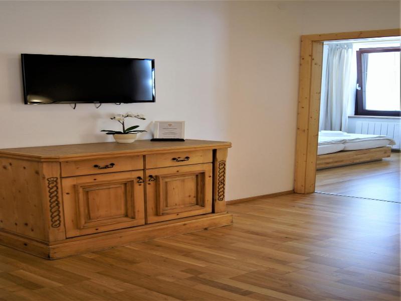 Der Ulmenhof image