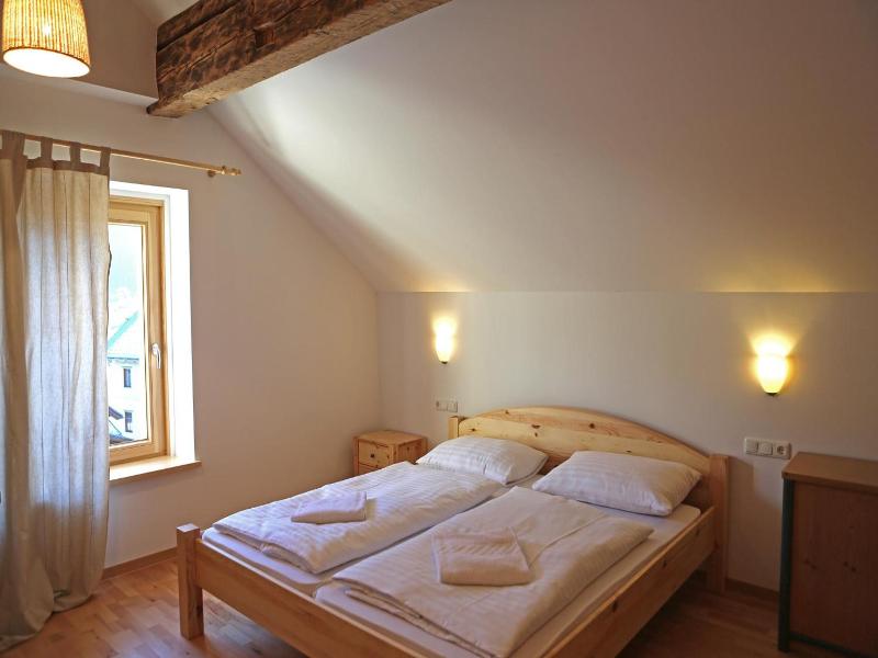 Der Ulmenhof image