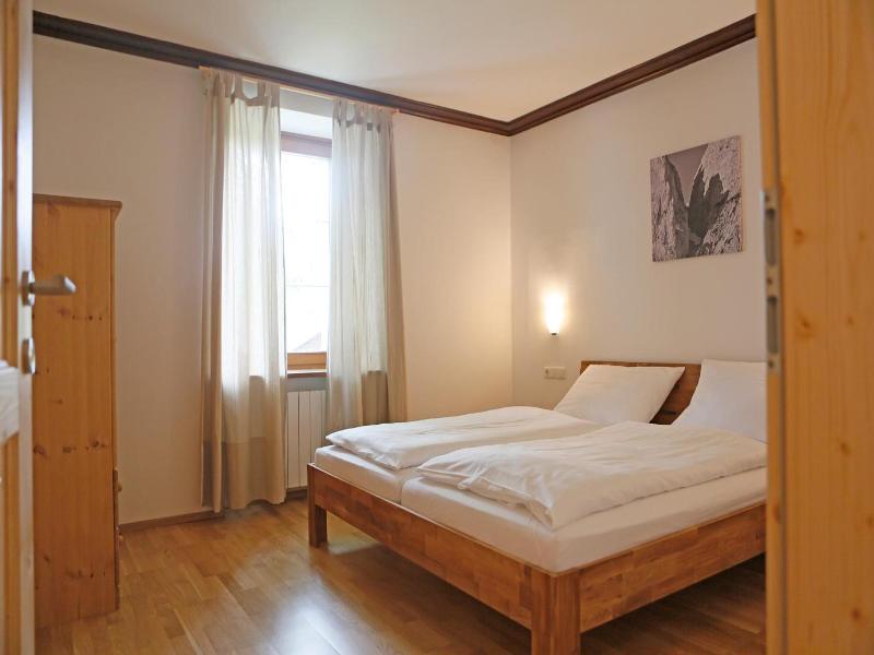 Der Ulmenhof image