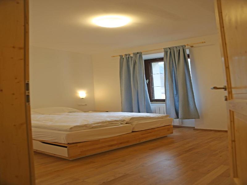 Der Ulmenhof image
