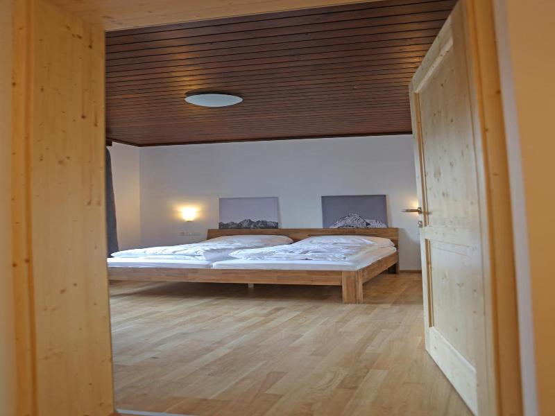 Der Ulmenhof image