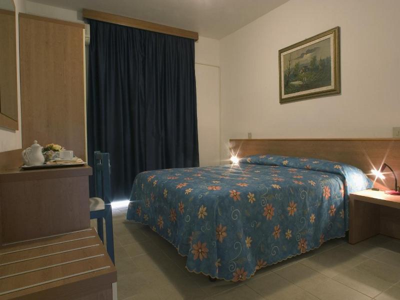 Hotel Santa Cruz image