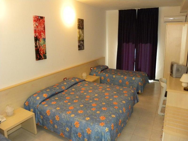 Hotel Santa Cruz image