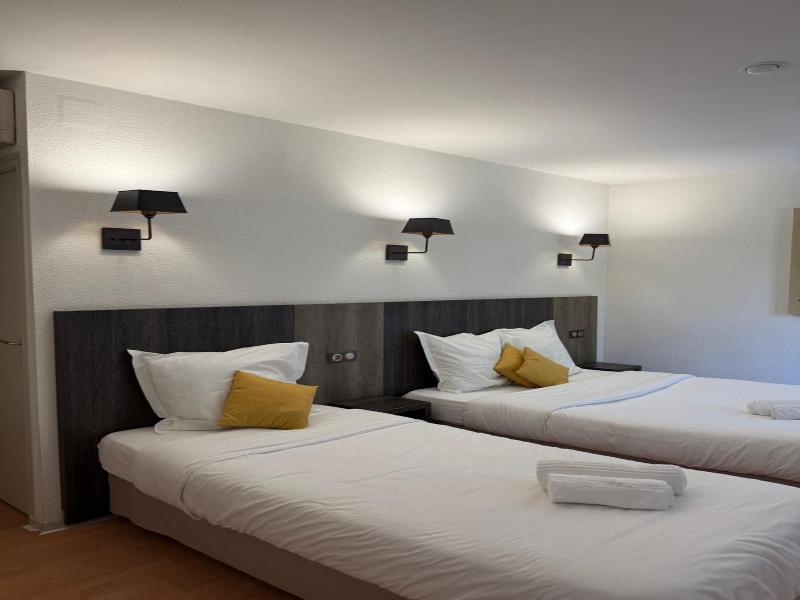 Logis Hotel Le Victor Hugo image