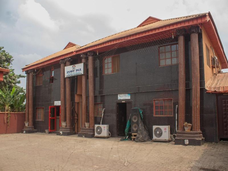 Janny Paul Hotel Suites image