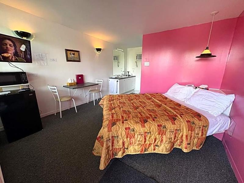 DOUBLE KING SIZE BED