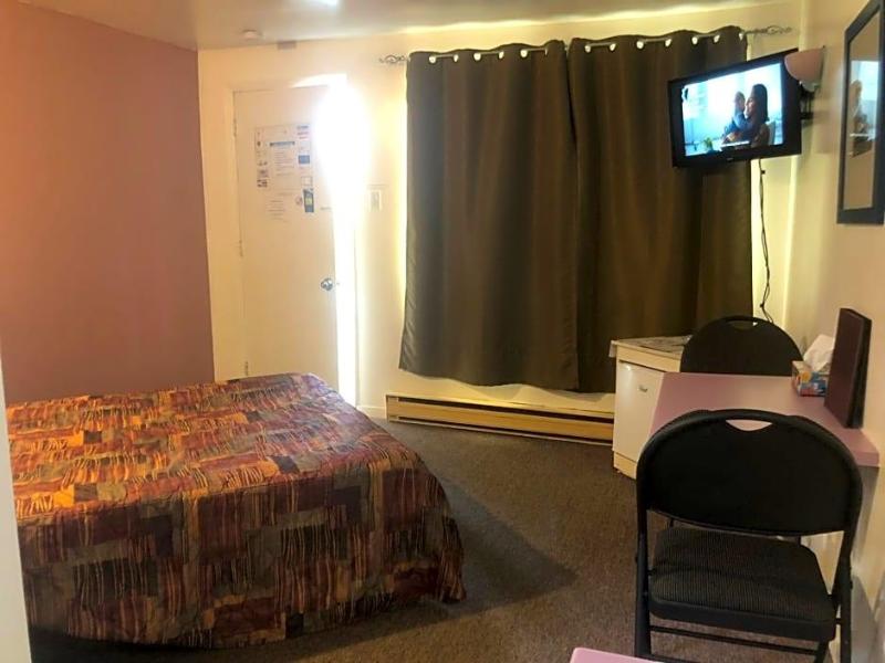 QUADRUPLE WITH DOUBLE BED