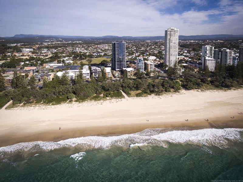 Boardwalk Burleigh Beach image