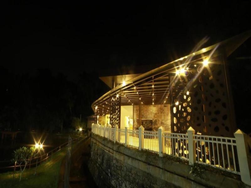 Broad Bean Resort Spa image