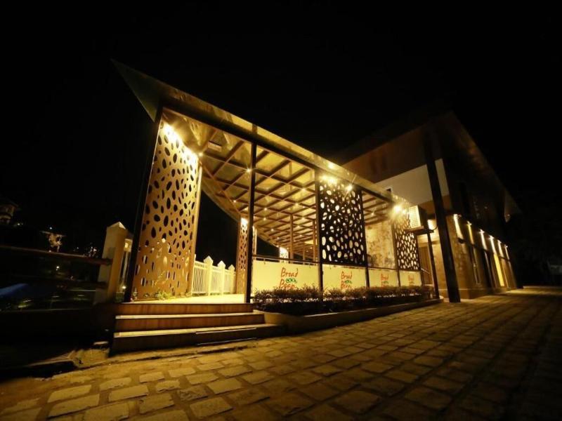 Broad Bean Resort Spa image