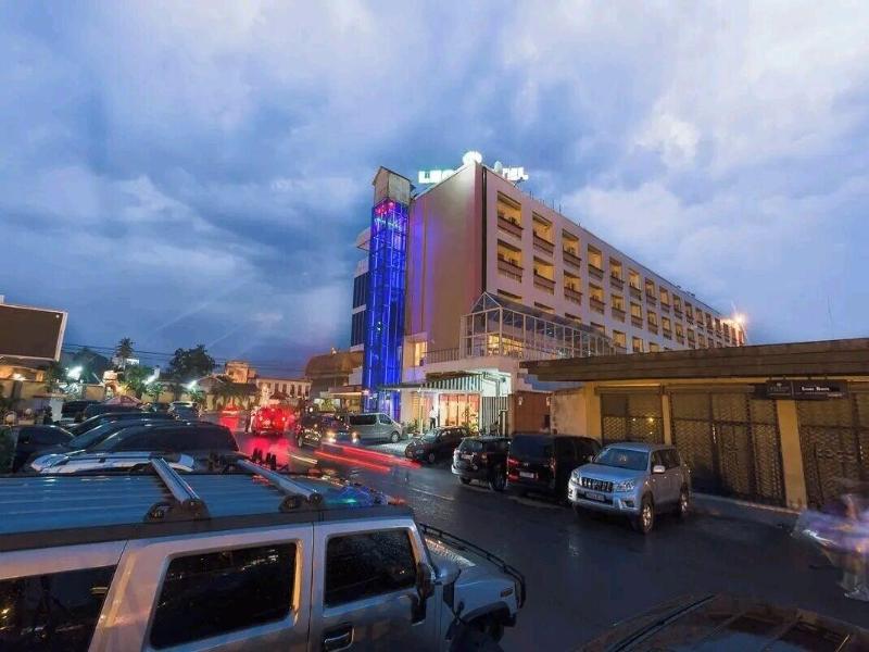 Leon Hotel — general view