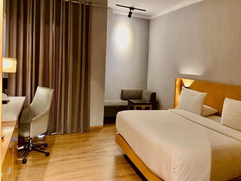 Leon Hotel image