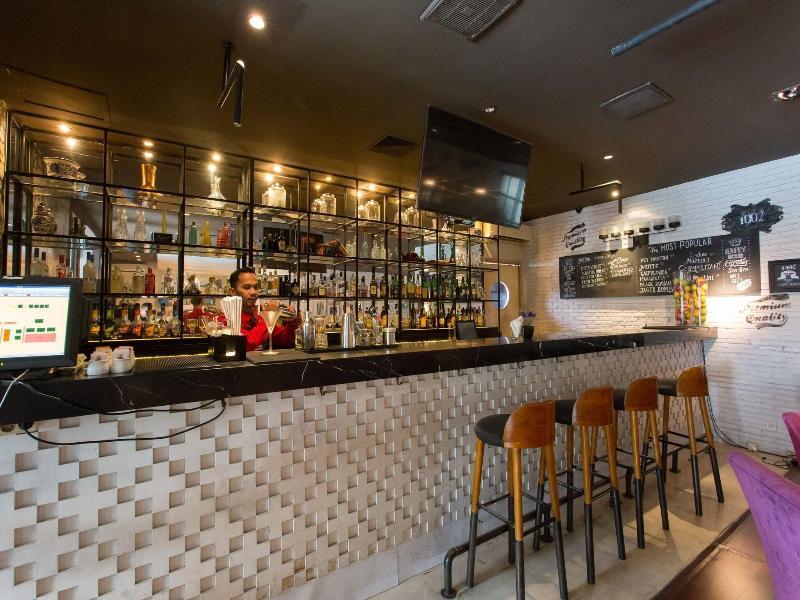 Roosseno Plaza Serviced Apartment image