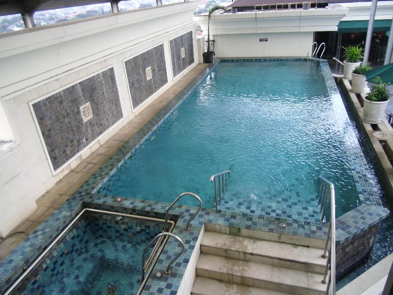 Roosseno Plaza Serviced Apartment image