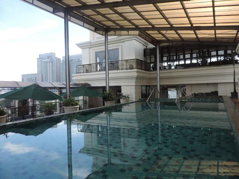 Roosseno Plaza Serviced Apartment image