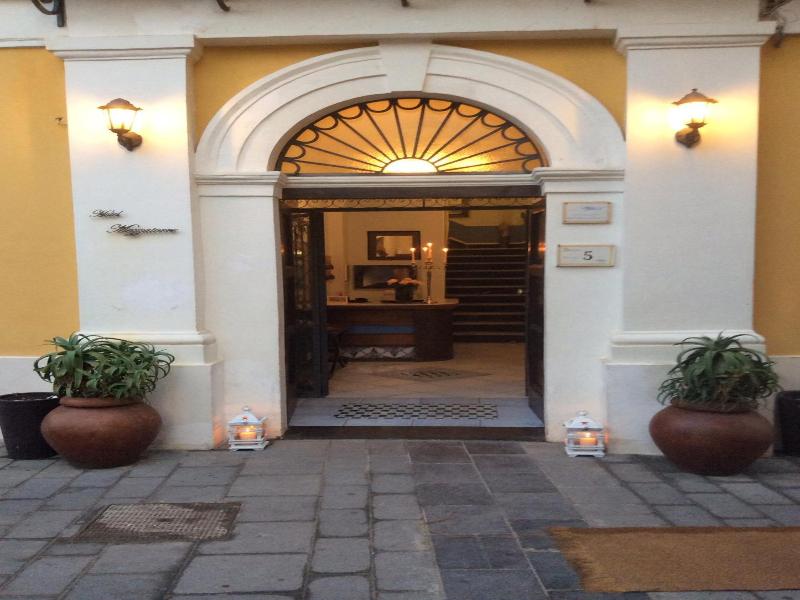 Hotel Mezzatorre