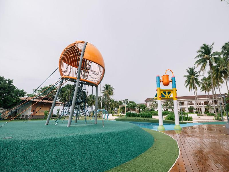 Nouveau Resort