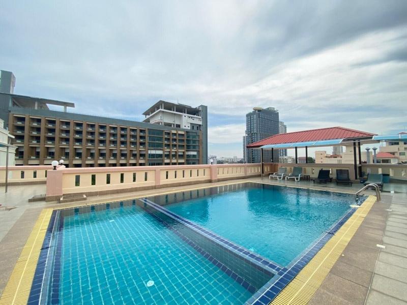 A A Pattaya Golden Beach Hotel image