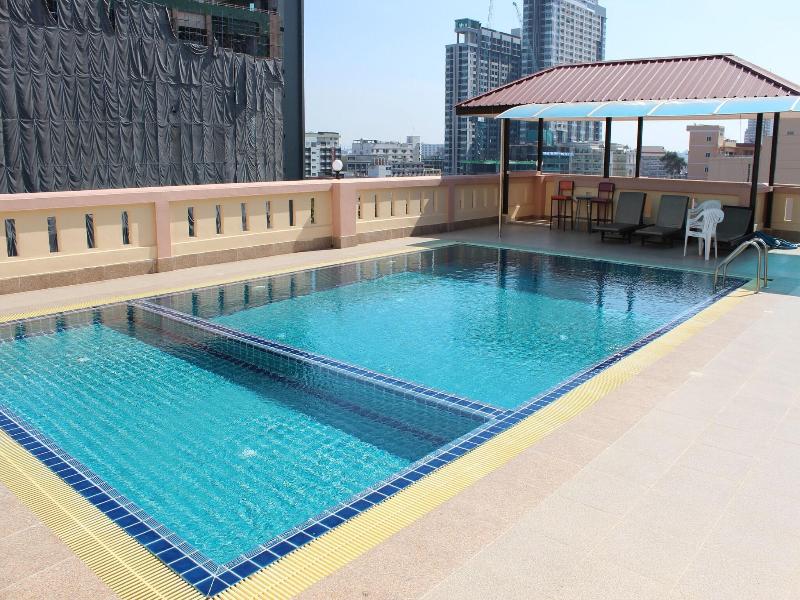 A A Pattaya Golden Beach Hotel image