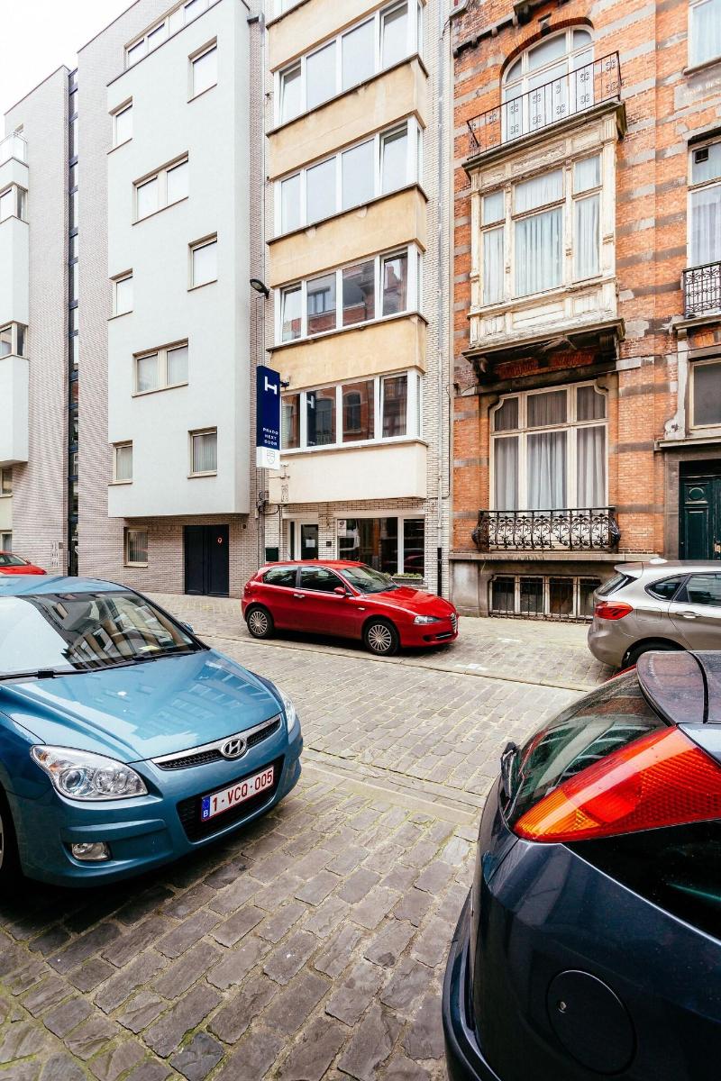 Prado Next Door image