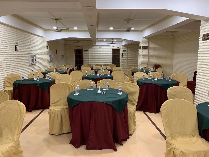 Hotel Saluja image