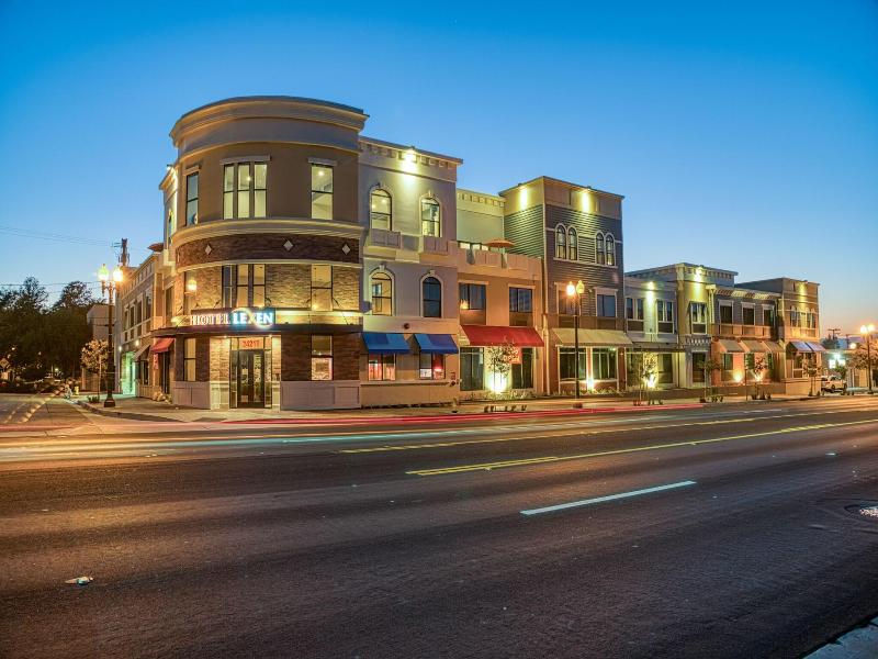 Hotel Lexen Newhall image