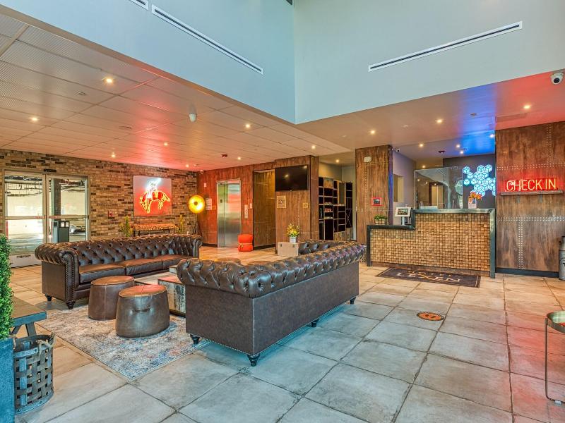 Hotel Lexen Newhall image