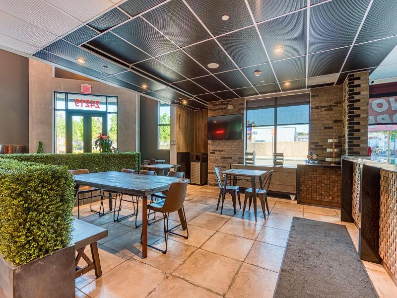 Hotel Lexen Newhall image