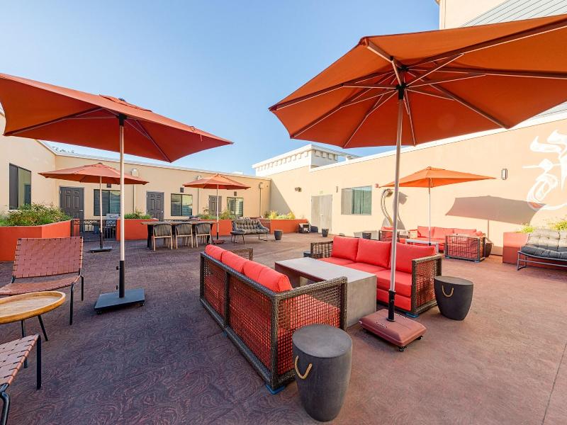 Hotel Lexen Newhall image