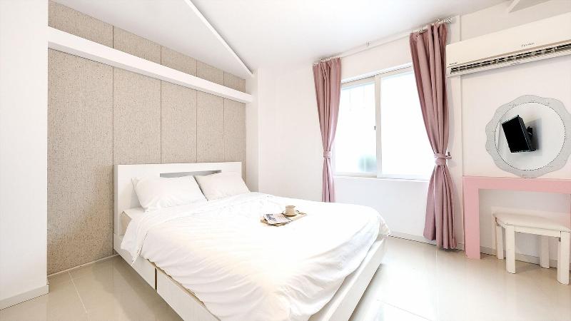 Gapyung Amor Pension Gaegok Suyoungjang image