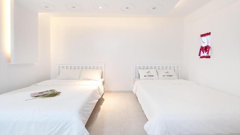 Gapyung Amor Pension Gaegok Suyoungjang image