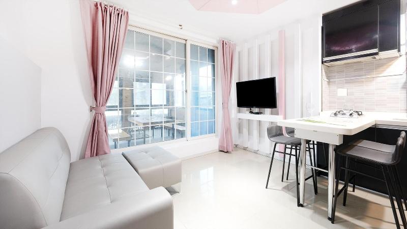 Gapyung Amor Pension Gaegok Suyoungjang image