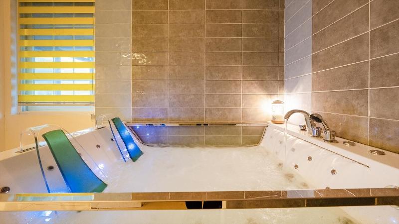 Gapyung Amor Pension Gaegok Suyoungjang image