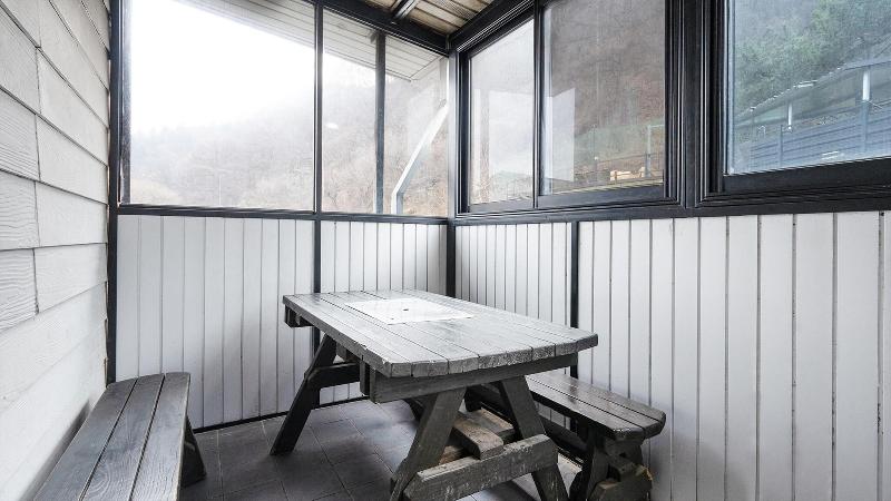 Gapyung Amor Pension Gaegok Suyoungjang image