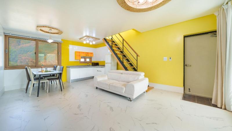 Gapyung Amor Pension Gaegok Suyoungjang image